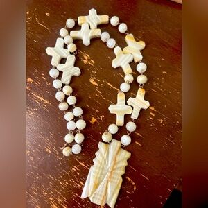 Vintage Carved Quartz Ivory Coloured Beaded Necklace